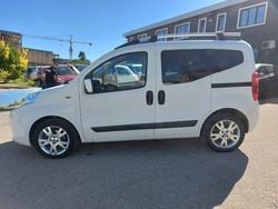 Bianco(met.) Usata 2016 Fiat Qubo Trekking Monovolume | 8800 € (Cara)