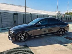 Nero Usata 2018 Mercedes E220 AMG Tre volumi | 22.100 € (Buon prezzo)