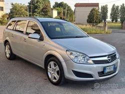 Argento Usata 2009 Opel Astra Enjoy Station wagon | 2399 € (Buon prezzo)