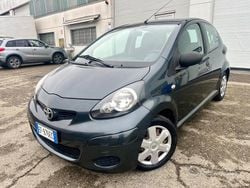 Grigio Usata 2010 Toyota Aygo Due volumi | 3900 € (Buon prezzo)