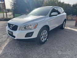Bianco Usata 2010 Volvo XC60 Kinetic SUV | 5900 € (Buon prezzo)