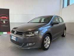 Grigio Usata 2011 VW Polo Highline Tre volumi | 4900 € (Buon prezzo)