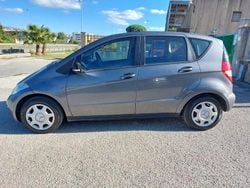 Grigio scuro metallizzato Usata 2011 Mercedes A180 Tre volumi | 5200 € (Cara)