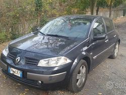Nero Usata 2005 Renault Mégane II Dynamique Tre volumi | 1999 € (Buon prezzo)