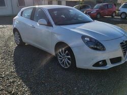 Bianco Usata 2016 Alfa Romeo Giulietta Exclusive Tre volumi | 6800 € (Cara)