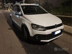 Bianco Usata 2016 VW Polo Cross Due volumi | 8490 € (Buon prezzo)
