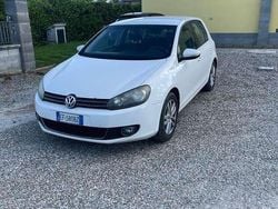 Bianco Usata 2010 VW Golf VI Highline Tre volumi | 5000 € (Molto cara)