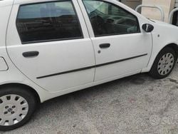 Bianco Usata 2007 Fiat Punto Due volumi | 2000 € (Buon prezzo)