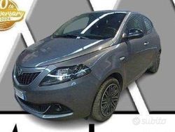 Grigio pietra metallizzato Usata 2022 Lancia Ypsilon Gold Due volumi | 10.500 € (Buon prezzo)