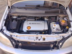 Grigio Usata 2005 Opel Zafira Monovolume | 2500 € (Buon prezzo)