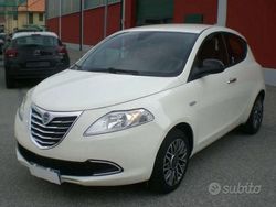 Bianco Usata 2015 Lancia Ypsilon Gold Due volumi | 8990 € (Cara)