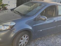 Grigio Usata 2010 Renault Clio II Due volumi | 3300 € (Buon prezzo)