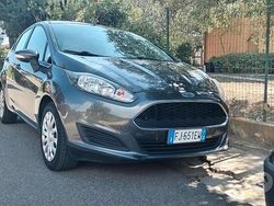 Grigio Usata 2017 Ford Fiesta Due volumi | 6500 € (Buon prezzo)