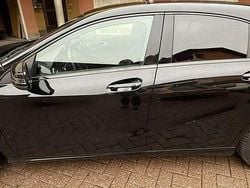 Nero Usata 2017 Mercedes A180 Tre volumi | 14.000 € (Buon prezzo)