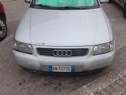Grigio Usata 2000 Audi A3 Tre volumi | 800 € (Super prezzo)
