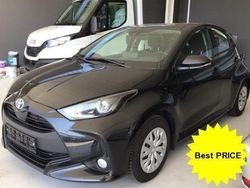Nero Usata 2022 Toyota Yaris Hybrid Active Tre volumi | 21.990 € (Cara)