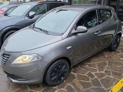 Grigio Usata 2015 Lancia Ypsilon Due volumi | 7500 € (Buon prezzo)