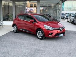 Rosso Usata 2017 Renault Clio IV Tre volumi | 8900 € (Buon prezzo)