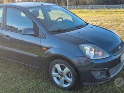Grigio Usata 2008 Ford Fiesta Due volumi | 3400 € (Buon prezzo)