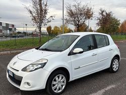 Bianco Usata 2012 Renault Clio IV Dynamique Tre volumi | 3400 € (Buon prezzo)