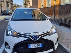 Bianco Usata 2016 Toyota Yaris Hybrid Due volumi | 9500 € (Cara)