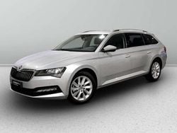 Argento metallizzato Usata 2022 Skoda Superb Executive Station wagon | 18.900 € (Super prezzo)
