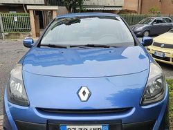 Blu/azzurro Usata 2009 Renault Clio III Tre volumi | 4300 € (Molto cara)