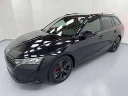 Black magic Nuova 2025 Skoda Octavia RS Station wagon | 40.900 € (Molto cara)