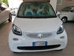Bianco Usata 2015 Smart ForTwo Coupé Proxy Due volumi | 7990 € (Buon prezzo)