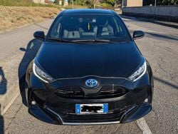 Nero Usata 2022 Toyota Yaris Hybrid Lounge Due volumi | 16.500 € (Buon prezzo)