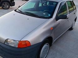 Grigio Usata 1999 Fiat Punto Due volumi | 1599 € (Buon prezzo)