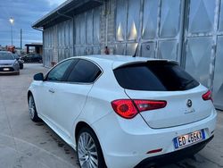 Bianco Usata 2010 Alfa Romeo Giulietta Due volumi | 4999 € (Buon prezzo)
