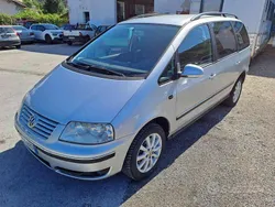 Argento Usata 2006 VW Sharan Monovolume | 4990 €