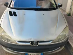 Usata 2001 Peugeot 206 Tre volumi | 900 €