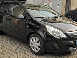 Nero Usata 2014 Opel Corsa Cosmo Tre volumi | 5700 € (Cara)