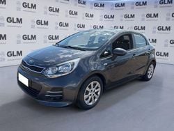 Grigio Usata 2016 Kia Rio Tre volumi | 8000 € (Buon prezzo)