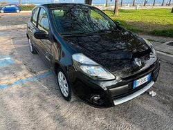 Nero Usata 2009 Renault Clio II Dynamique Tre volumi | 3990 € (Buon prezzo)