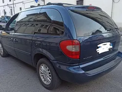 Blu/azzurro Usata 2005 Chrysler Voyager Monovolume | 3500 € (Buon prezzo)
