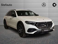 Bianco opalite magno Nuova 2026 Mercedes E220 Premium Station wagon | 74.400 € (Buon prezzo)