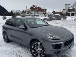 Grigio Usata 2015 Porsche Cayenne SUV | 24.000 € (Ottimo prezzo)