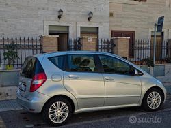 Grigio Usata 2009 Mercedes A180 Tre volumi | 1800 € (Ottimo prezzo)