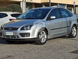 Grigio Usata 2006 Ford Focus Tre volumi | 3400 € (Cara)