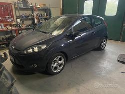 Nero Usata 2012 Ford Fiesta Due volumi | 4500 € (Cara)