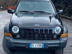 Usata 2006 Jeep Cherokee Sport SUV | 4900 € (Buon prezzo)