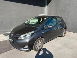 Grigio Usata 2014 Toyota Yaris Hybrid Due volumi | 7500 € (Super prezzo)