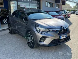 Grigio metallizzato Usata 2024 Renault Captur SUV | 20.900 € (Buon prezzo)