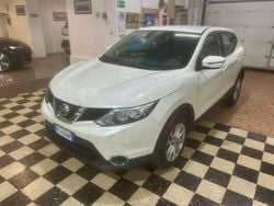 White pearl Usata 2016 Nissan Qashqai Acenta SUV | 10.990 € (Buon prezzo)
