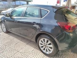 Nero Usata 2012 Opel Astra Cosmo Tre volumi | 2200 € (Super prezzo)