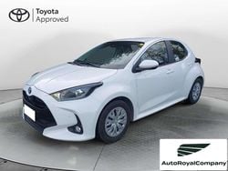Bianco Usata 2022 Toyota Yaris Hybrid Active Tre volumi | 16.800 € (Ottimo prezzo)