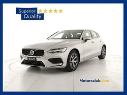 Argento Nuova 2025 Volvo S60 Core Tre volumi | 39.931 € (Cara)